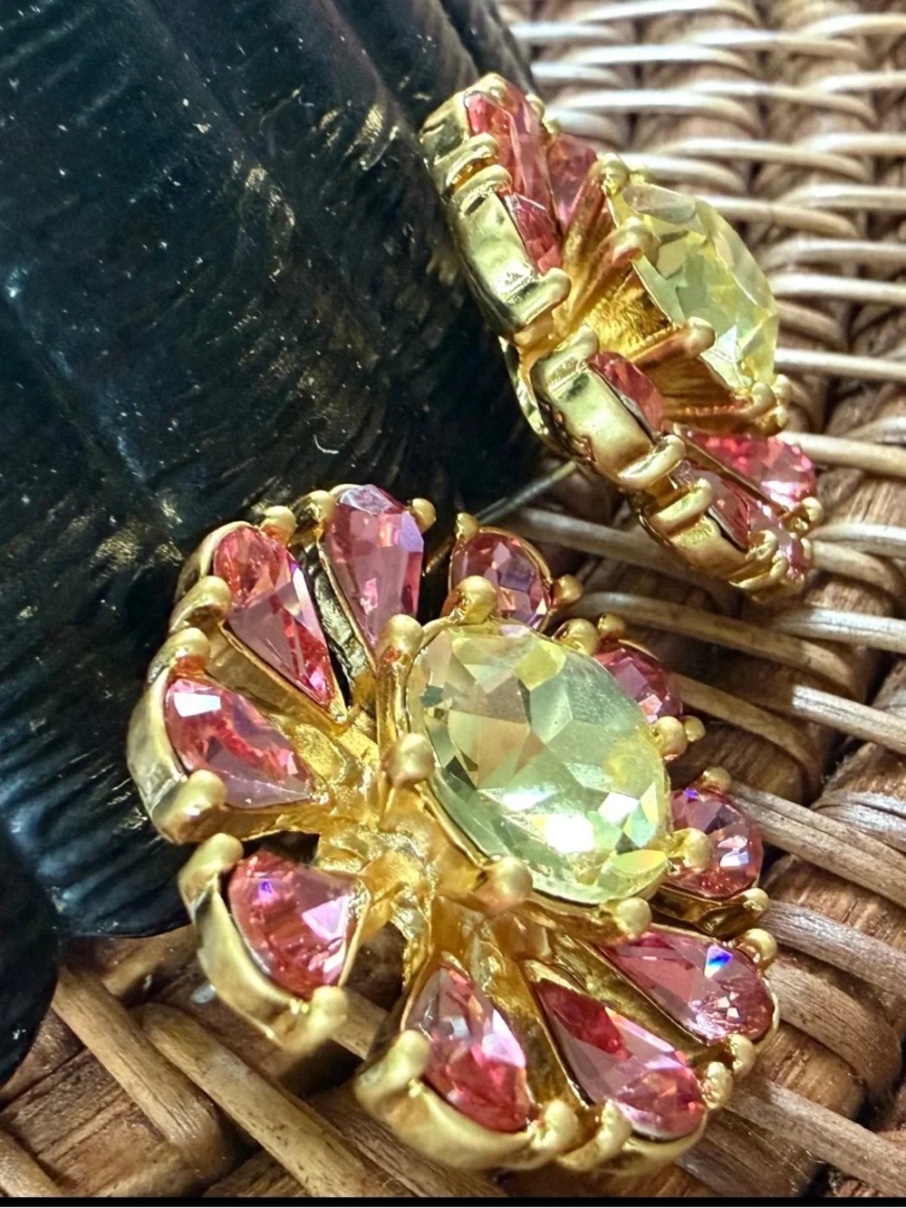 Oscar de la Renta Shimmering Crystal Flower Earrings PINK/JONQUIL✨Gold Tone Post